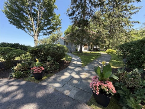 Homes For Sale - 930 Lake Road<br/> Webster, NY 14580