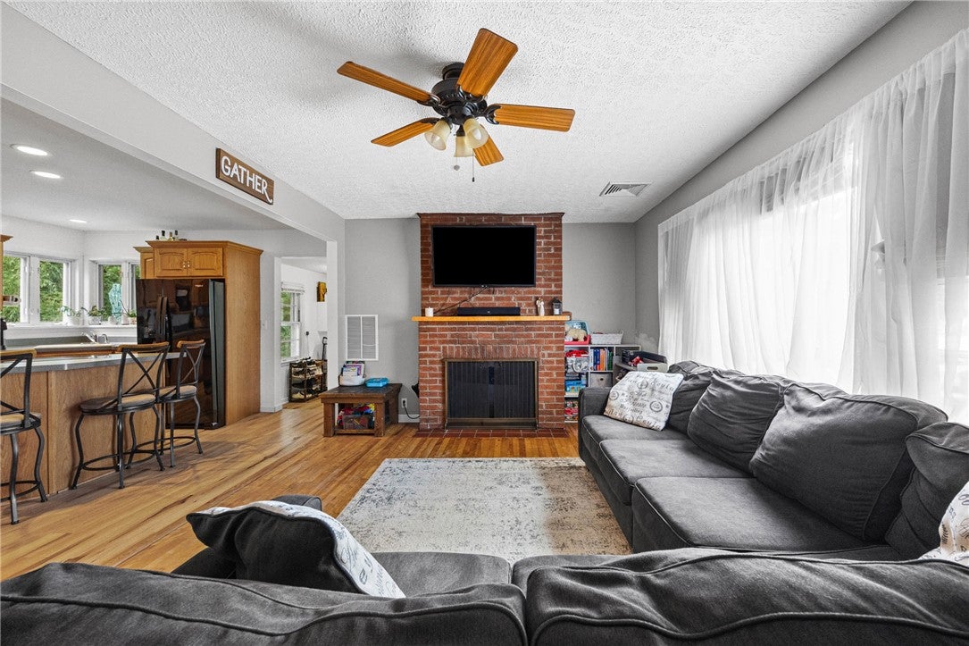 1957 Lakeville Road