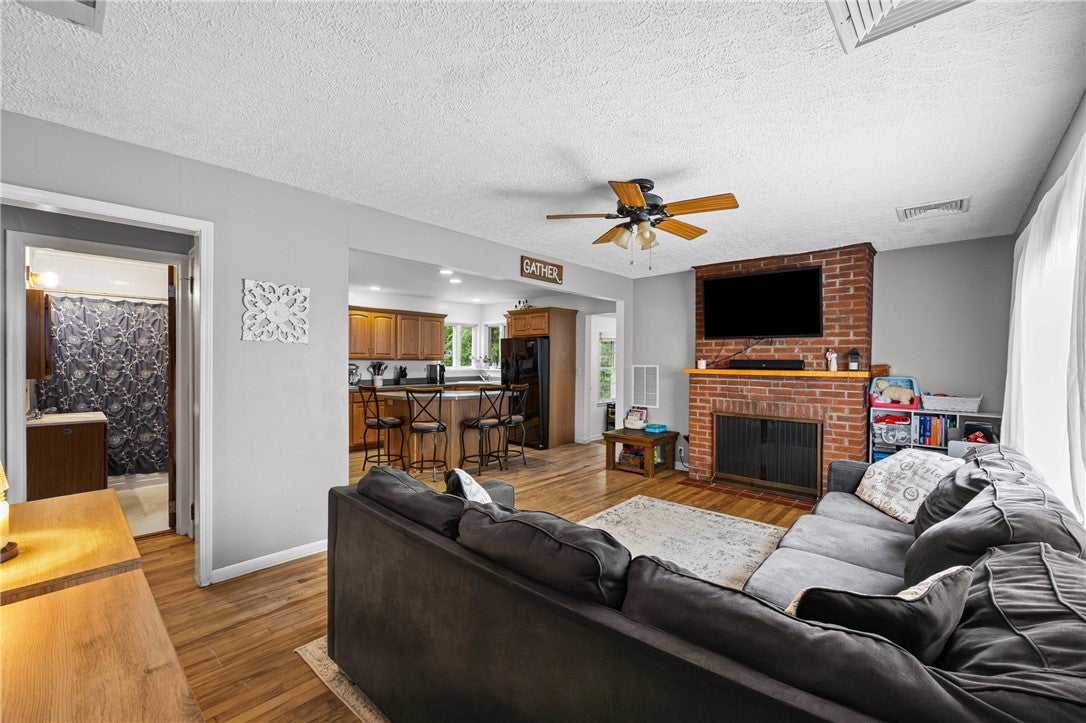 1957 Lakeville Road