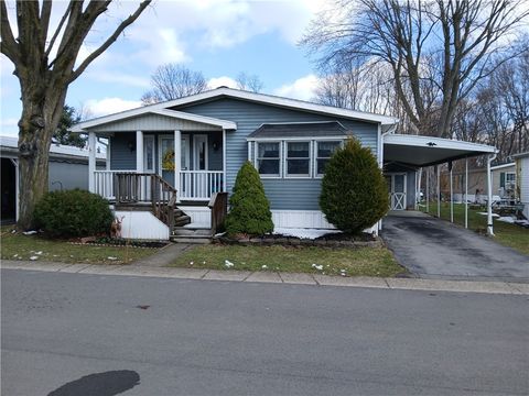 Photo of 195 Tupper Way Way #195, Manchester, NY 14504 (MLS # R1667787)