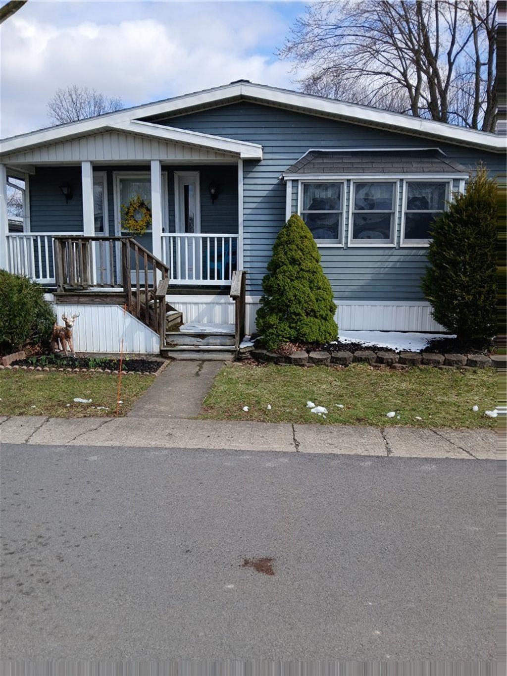 Photo of 195 Tupper Way Way #195, Manchester, NY 14504 (MLS # R1667787)