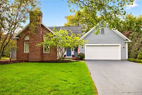 Photo of 31 Rock Creek CRK, Henrietta, NY 14534 (MLS # R1717573)