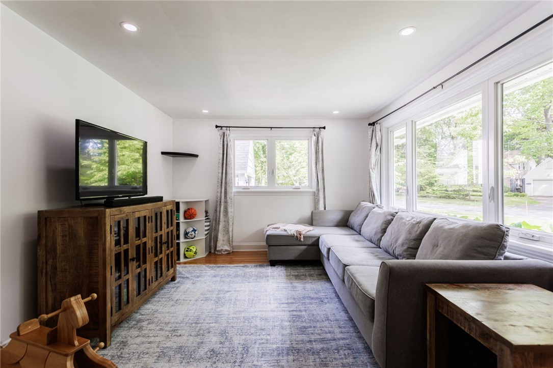 908 Winona Boulevard, Irondequoit, New York image 3
