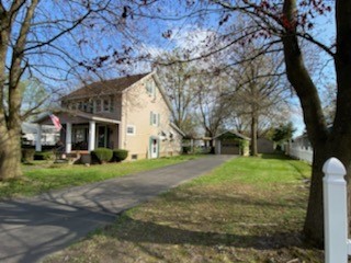 553 W Franklin Street