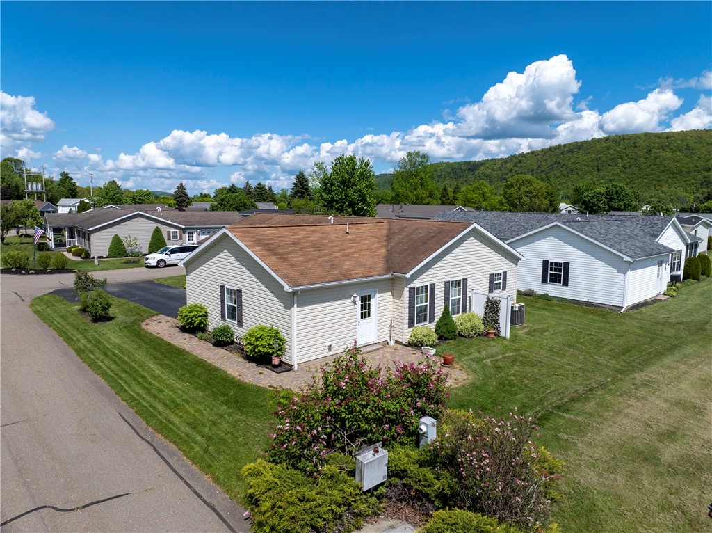 6686 Primrose Place, Bath, New York image 2