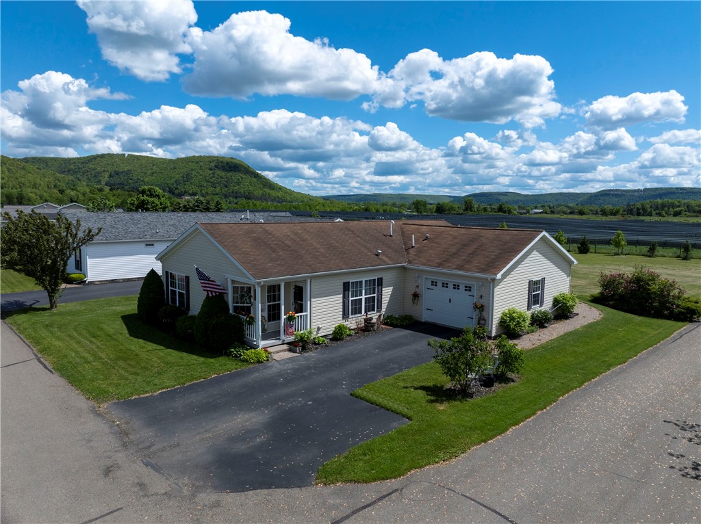6686 Primrose Place, Bath, New York image 1
