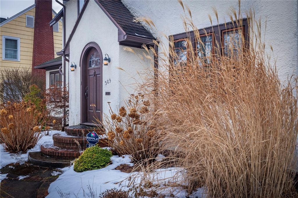 Photo of 305 Castlebar Road, Rochester, NY 14610 (MLS # R1657370)