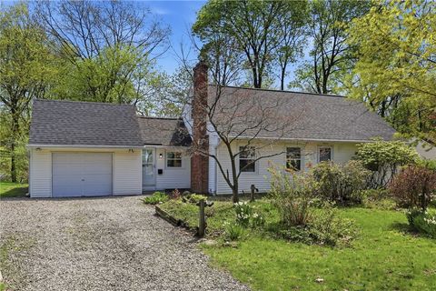 Photo of 2632 Oakview Drive, Irondequoit, NY 14617 (MLS # R1655716)