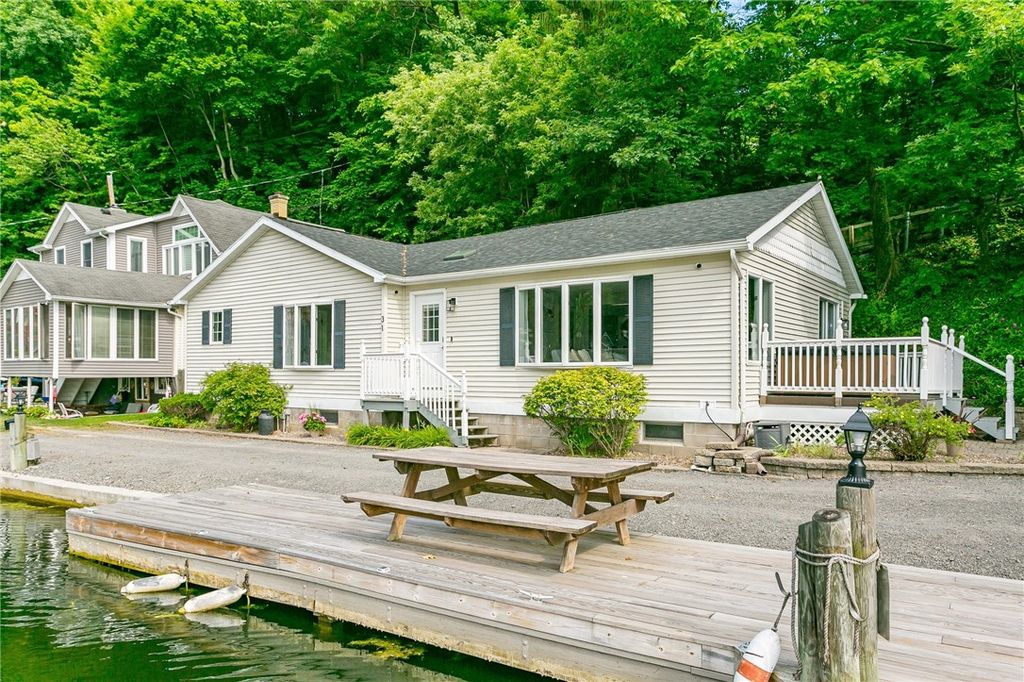 Photo of 31 Schnackel Drive, Irondequoit, NY 14622 (MLS # R1646322)