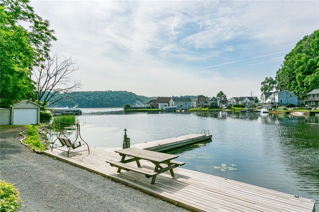 Photo of 31 Schnackel Drive, Irondequoit, NY 14622 (MLS # R1646322)