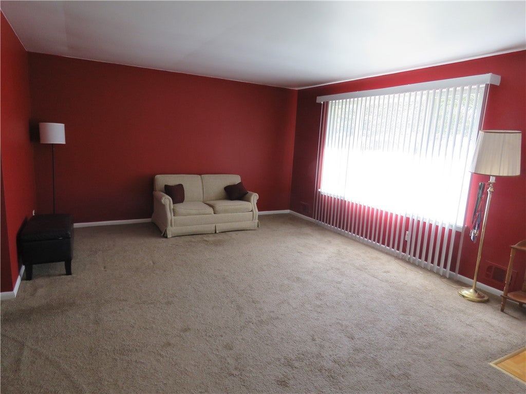 27 Jamee Lane