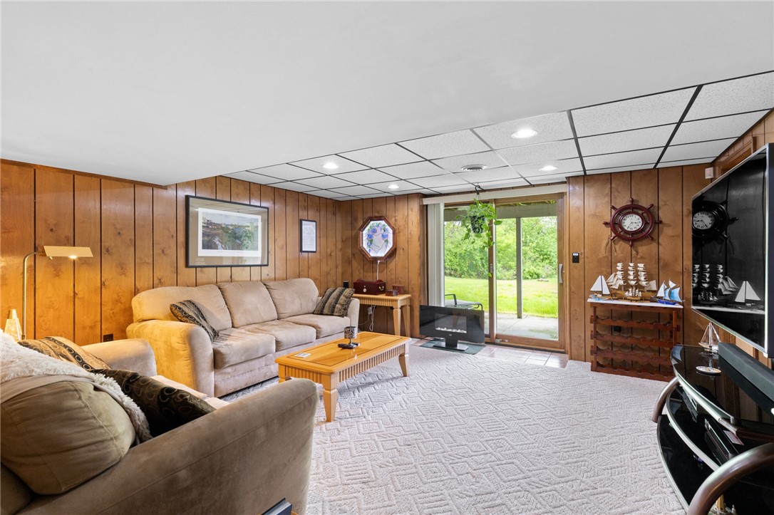 64 Wood Run Commons, Greece, New York image 37