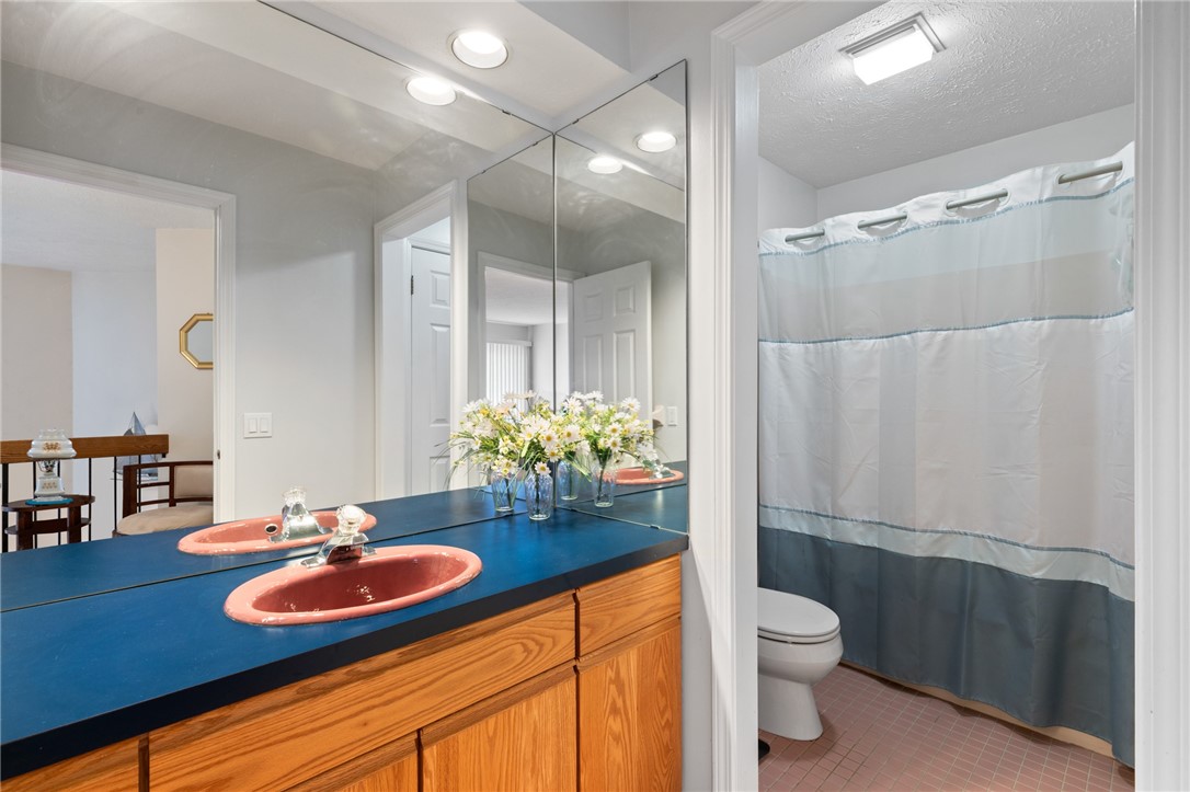64 Wood Run Commons, Greece, New York image 35