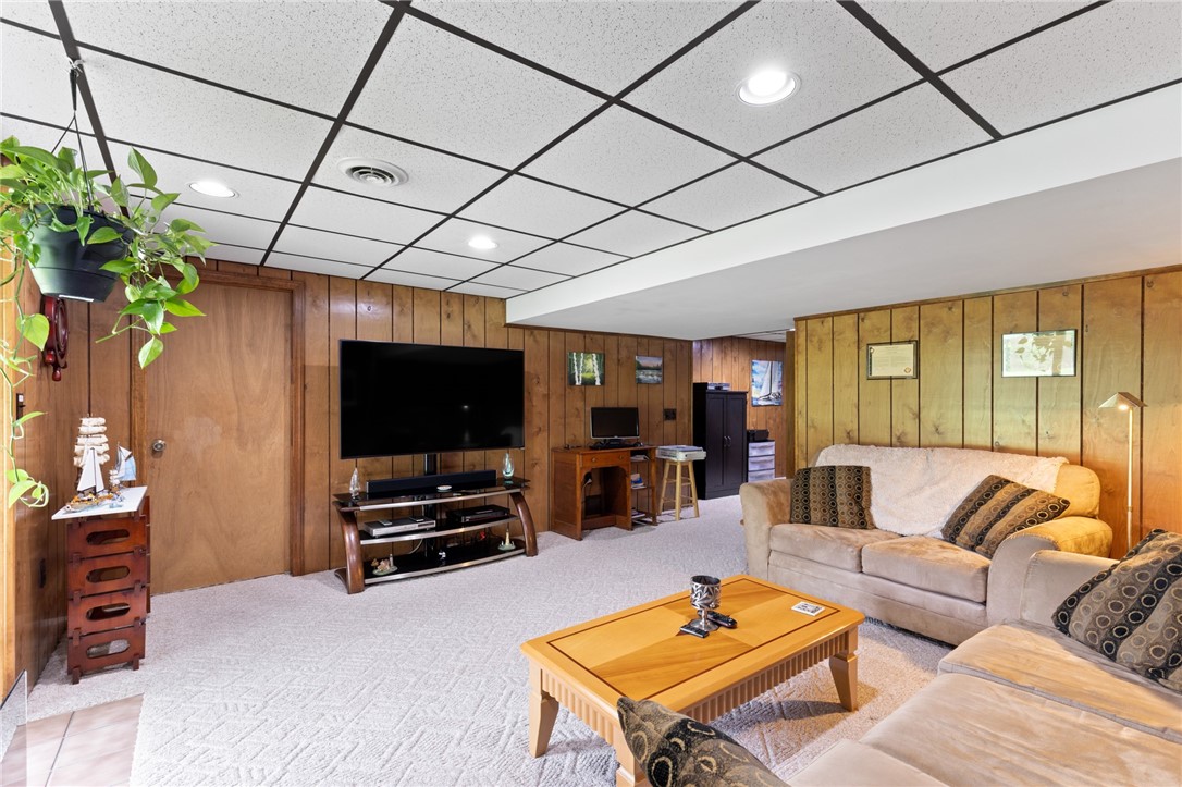 64 Wood Run Commons, Greece, New York image 39