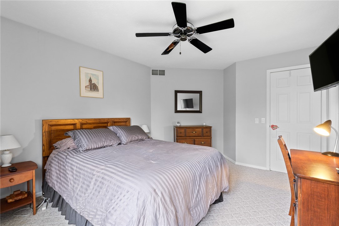 64 Wood Run Commons, Greece, New York image 34