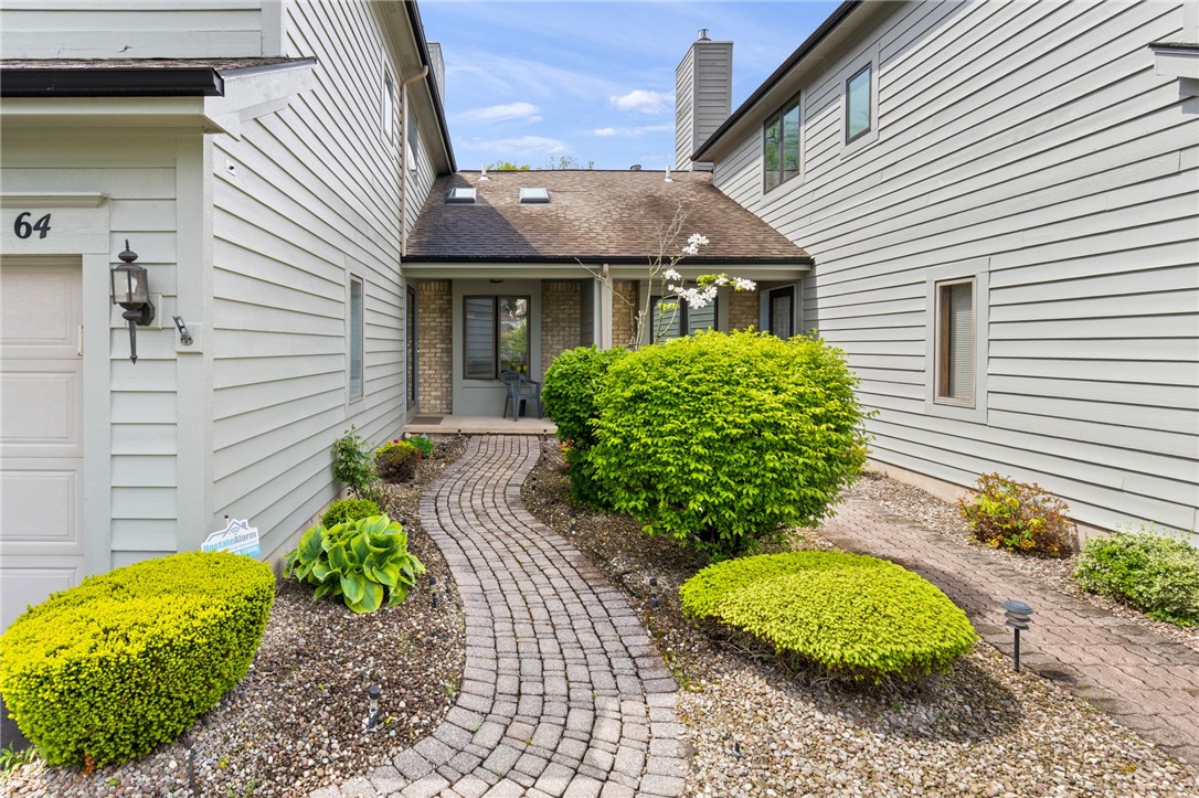 64 Wood Run Commons, Greece, New York image 3