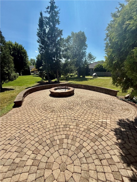 Search Properties 2 15 meadows end