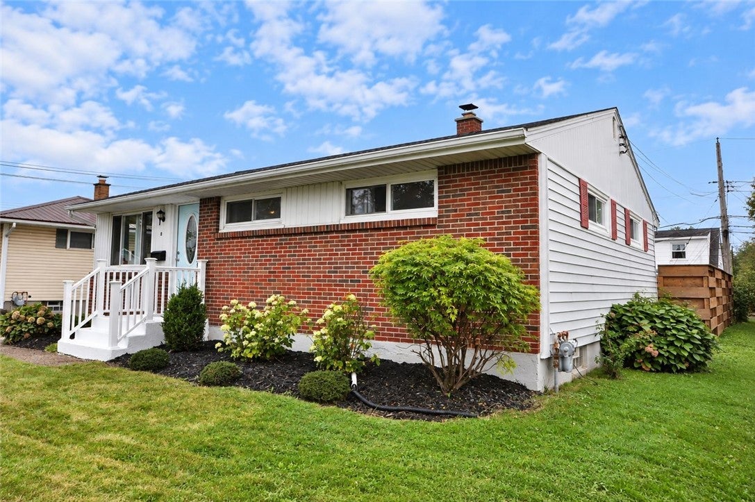 8 Hillsboro Road