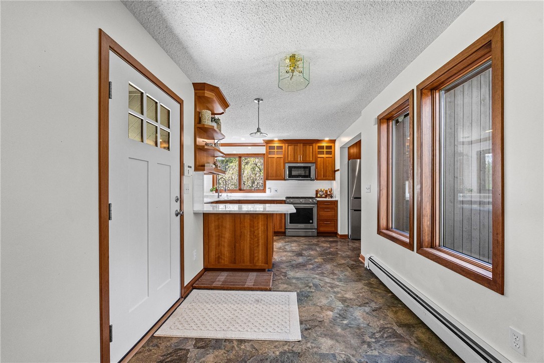 8122 w hollow road
