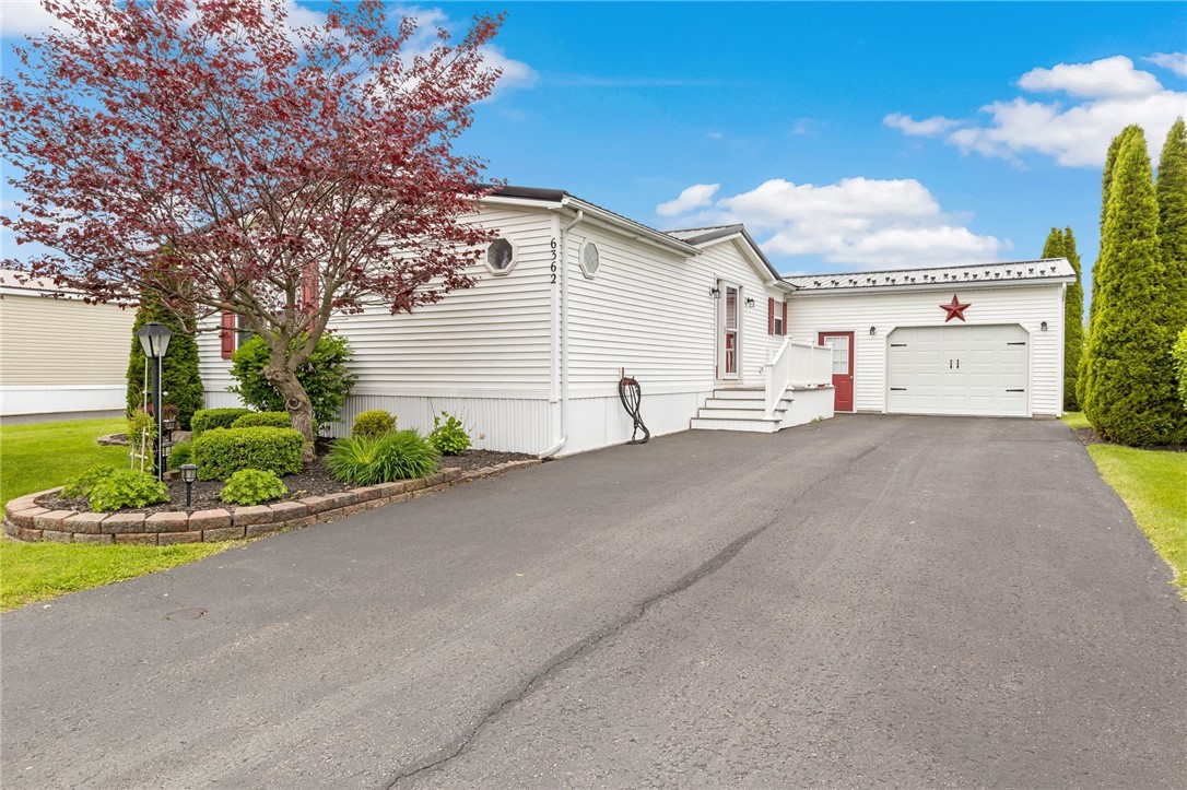 6362 Kims Drive, Victor, New York image 1