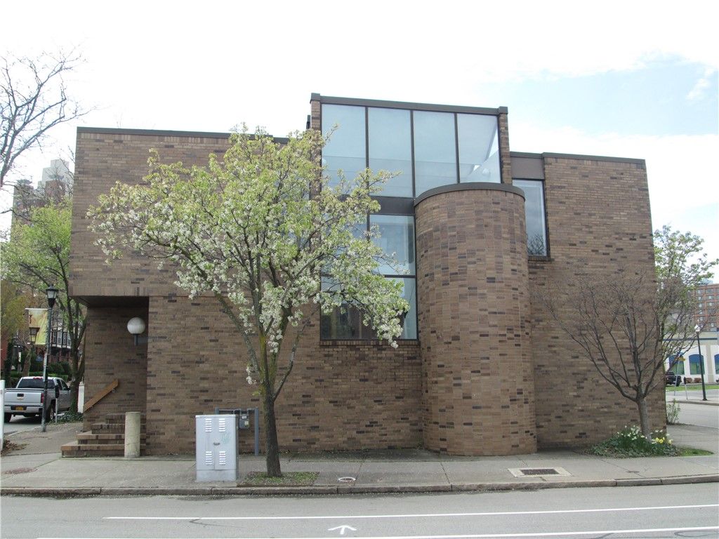 Photo of 57 University Avenue Ave, Rochester, NY 14605 (MLS # R1644156)