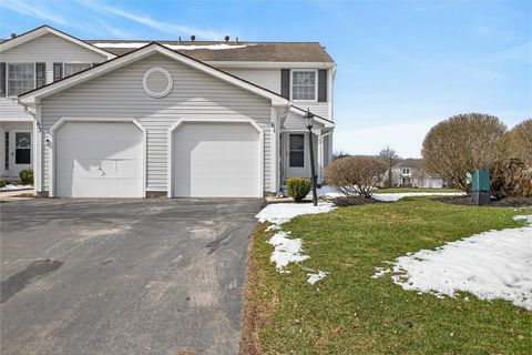 Townhouse For Sale - 61 Camberley Place<br/> Penfield, NY 14526