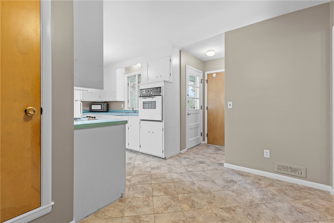 21 Pine Tree Lane, Irondequoit, New York image 14