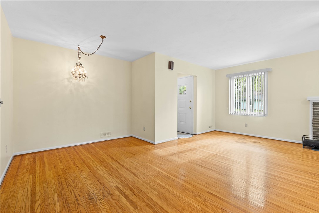 21 Pine Tree Lane, Irondequoit, New York image 7