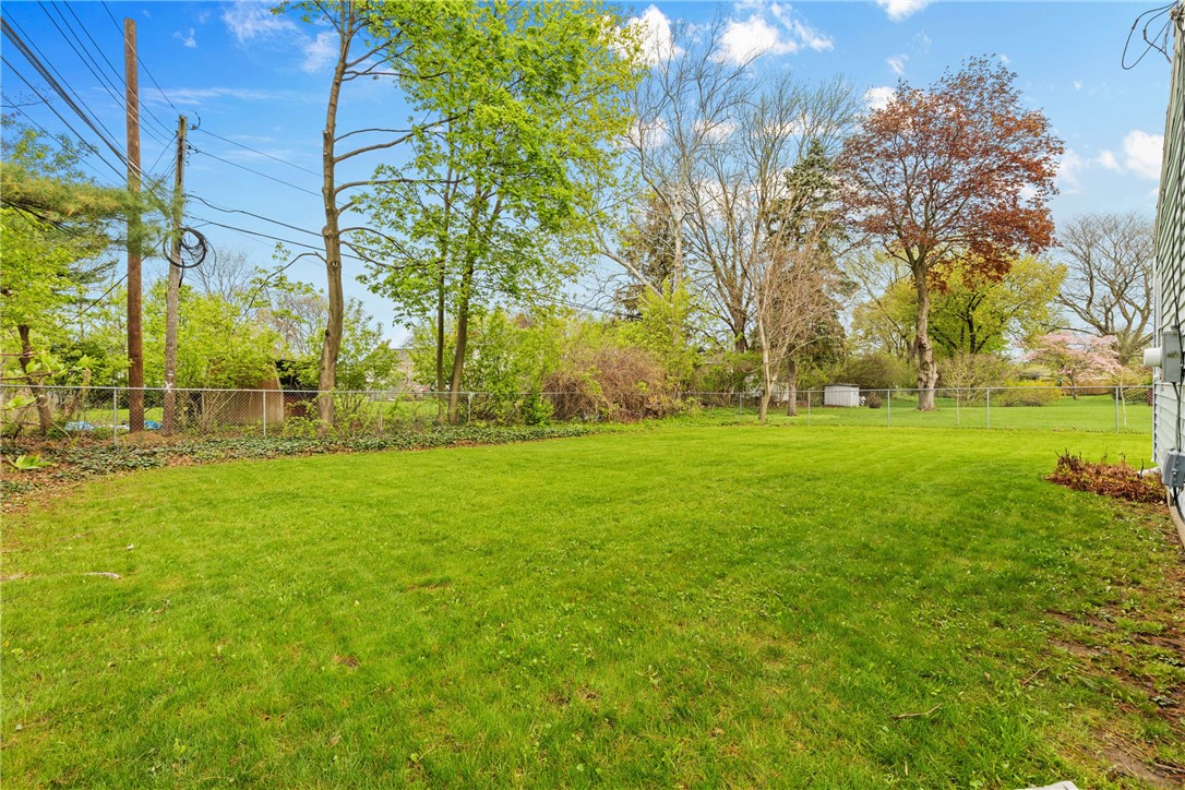 21 Pine Tree Lane, Irondequoit, New York image 25