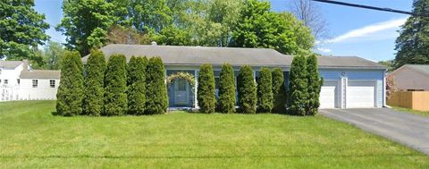 Photo of 17 Roricks Glen Parkway, Elmira, NY 14905 (MLS # R1660391)