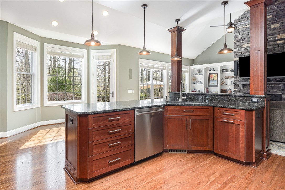 27 Highland Green, Victor, New York image 13