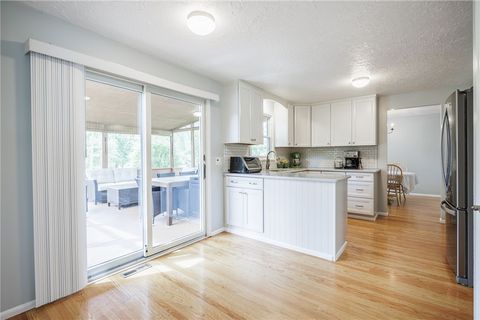 Tiny photo for 54 Maple Leaf Circle, Penfield, NY 14526 (MLS # R1680614)