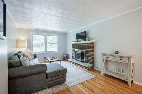 Tiny photo for 54 Maple Leaf Circle, Penfield, NY 14526 (MLS # R1680614)