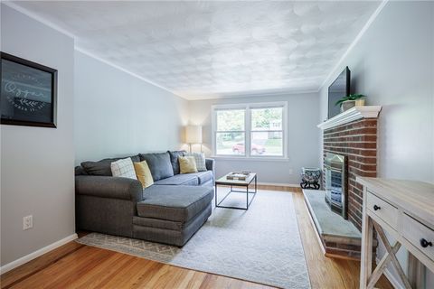 Tiny photo for 54 Maple Leaf Circle, Penfield, NY 14526 (MLS # R1680614)