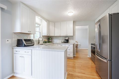 Tiny photo for 54 Maple Leaf Circle, Penfield, NY 14526 (MLS # R1680614)