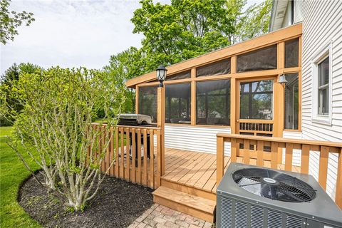 Tiny photo for 54 Maple Leaf Circle, Penfield, NY 14526 (MLS # R1680614)