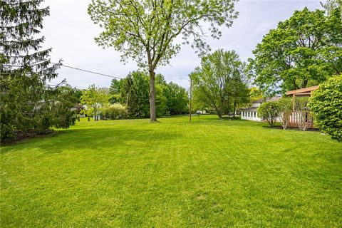Tiny photo for 54 Maple Leaf Circle, Penfield, NY 14526 (MLS # R1680614)