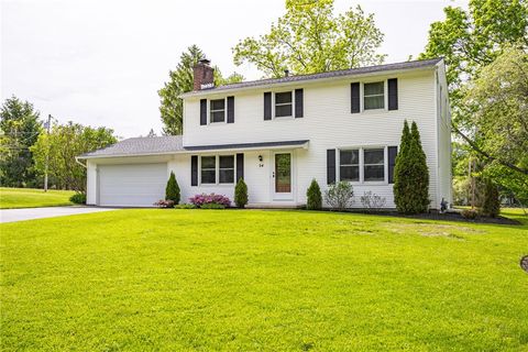 Tiny photo for 54 Maple Leaf Circle, Penfield, NY 14526 (MLS # R1680614)
