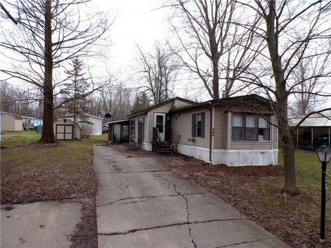 Mobile Home For Sale - 72 Beechwood Boulevard<br/> Orleans County, Albion, NY 14414