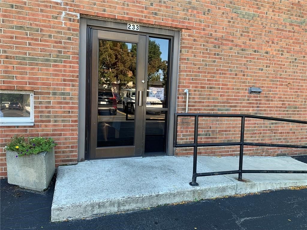 Photo of 233 #4 Alexander Street, Rochester, NY 14607 (MLS # R1661578)