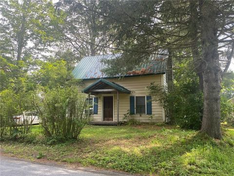 Photo of 166 Norton Cross Road, Middlefield, NY 13326 (MLS # R1615318)