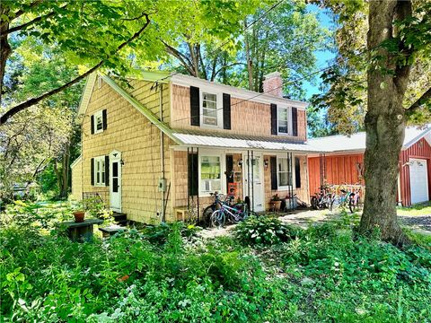 Photo of 10 Maple Street, Milford, NY 13820 (MLS # R1548642) Photo of 10 Maple Street, Milford, NY 13820 (MLS # R1548642)