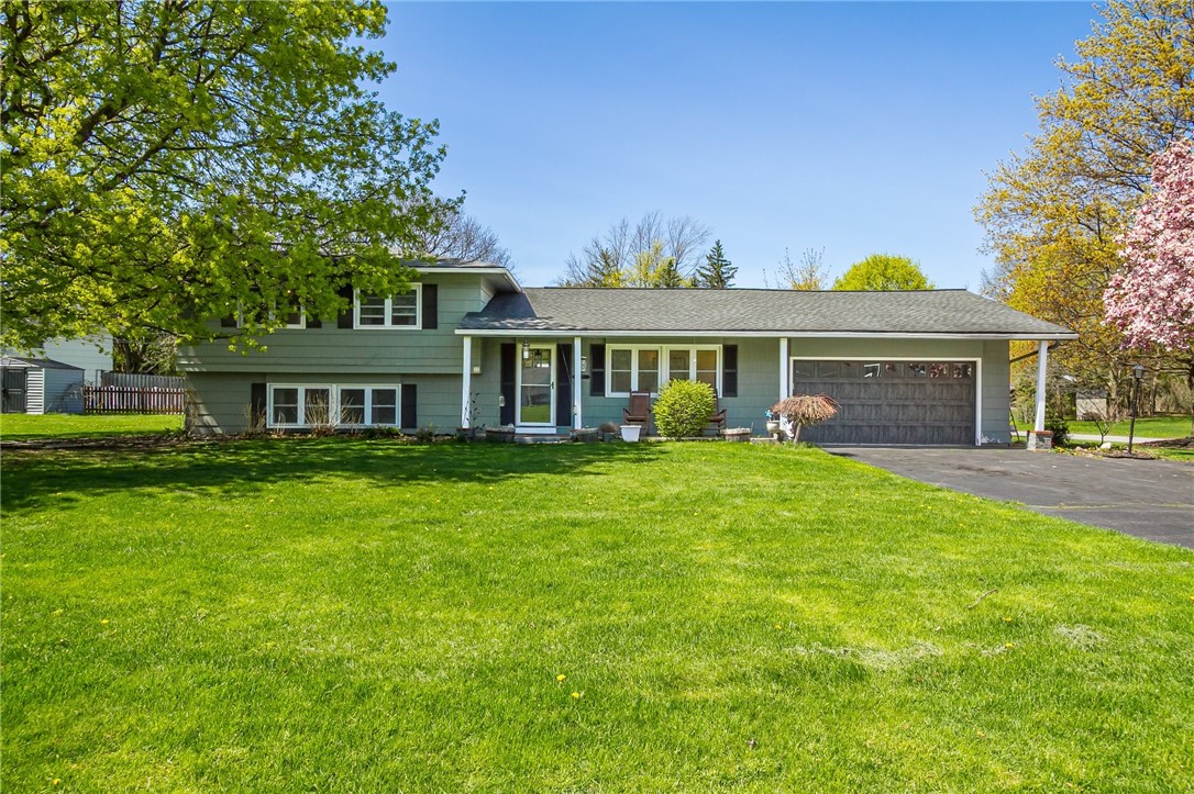 21 Saxony Road, Pittsford, New York image 1
