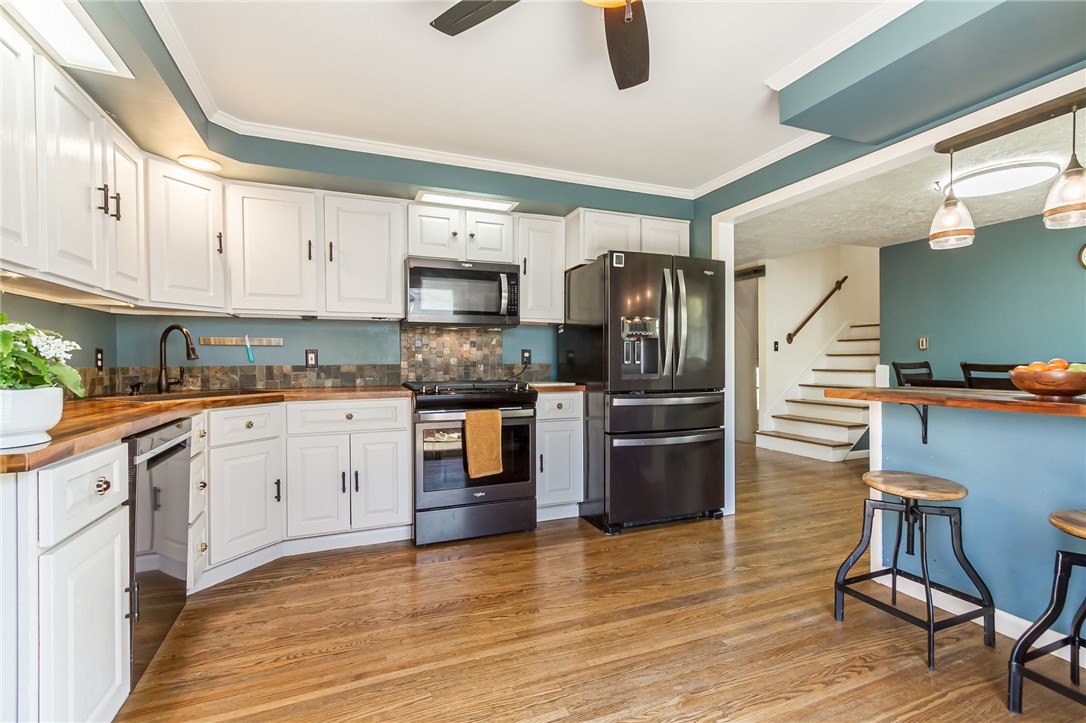 21 Saxony Road, Pittsford, New York image 16