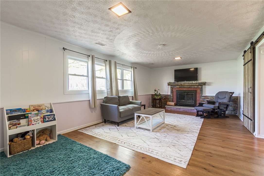 21 Saxony Road, Pittsford, New York image 24