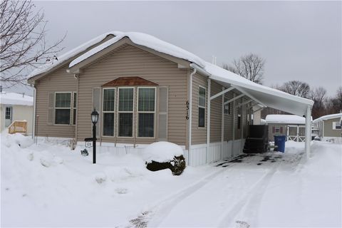 6316 Whispering Woods Dr. Williamson NY 14589