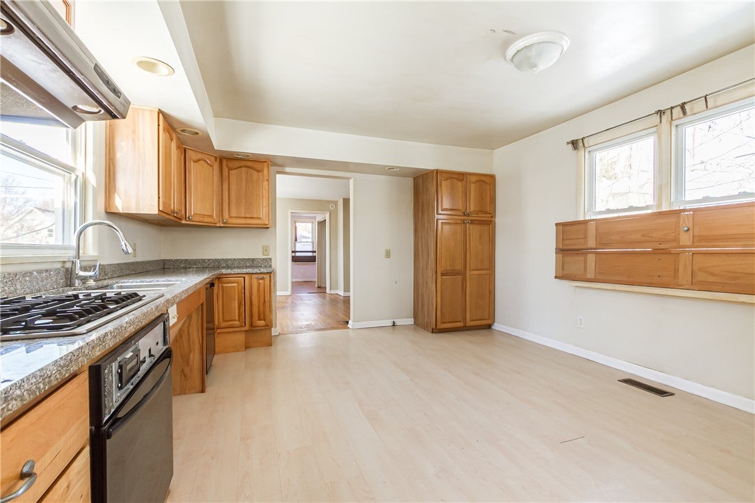 4 Sanford Place