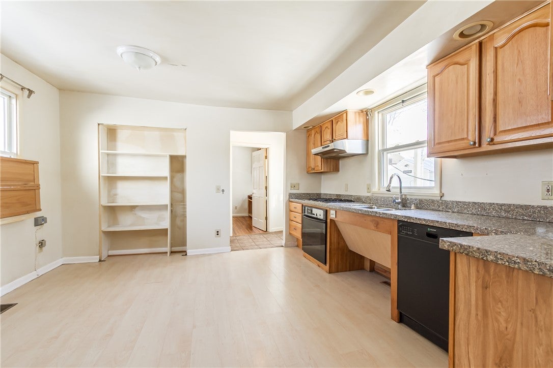 4 Sanford Place