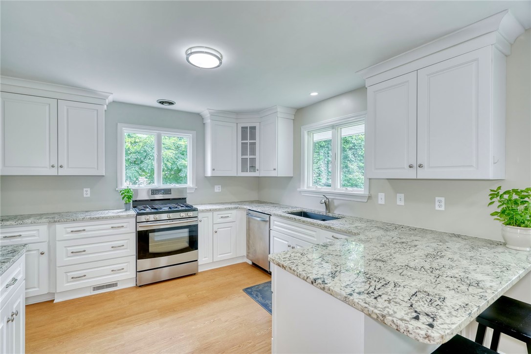 Search Properties 4 27 crest road