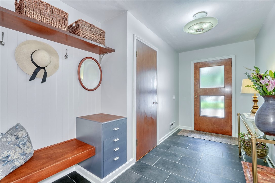 Search Properties 1 27 crest road